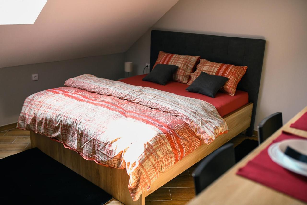 Manoir Apartments City Center Novi Sad Esterno foto