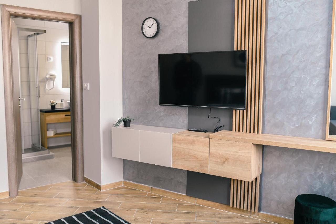 Manoir Apartments City Center Novi Sad Esterno foto