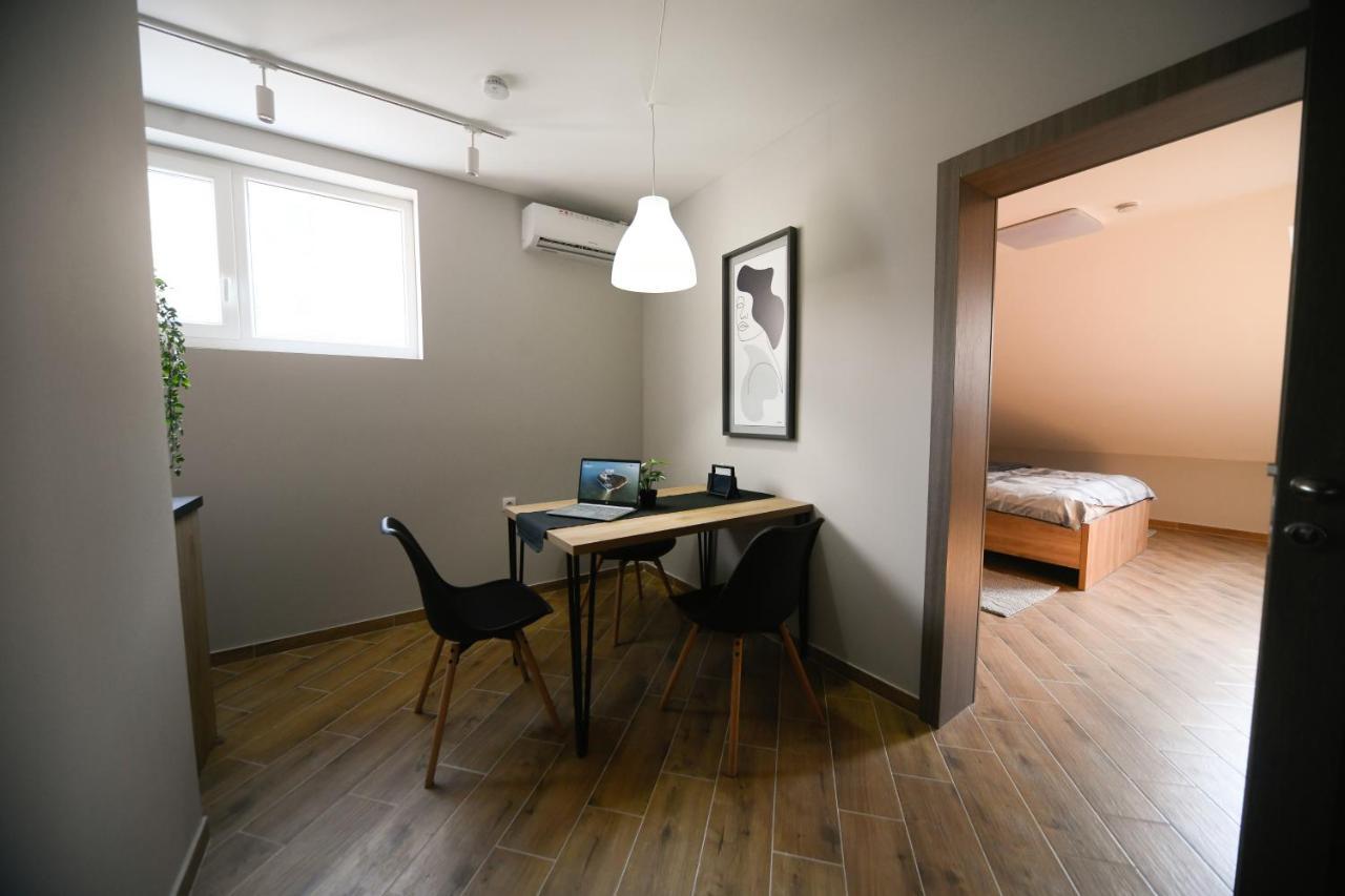 Manoir Apartments City Center Novi Sad Esterno foto