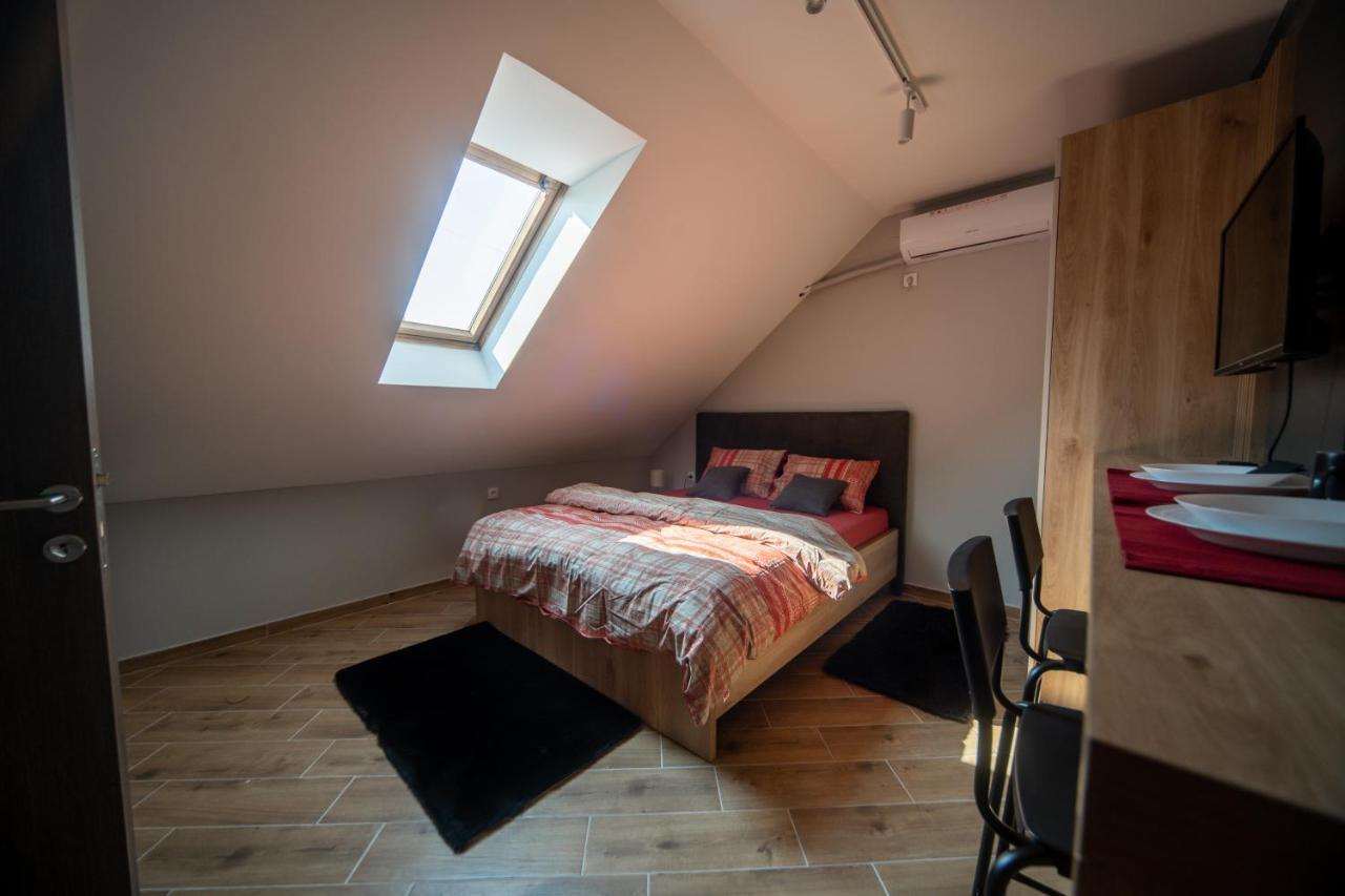Manoir Apartments City Center Novi Sad Esterno foto