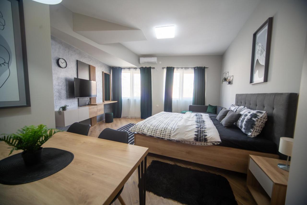 Manoir Apartments City Center Novi Sad Esterno foto
