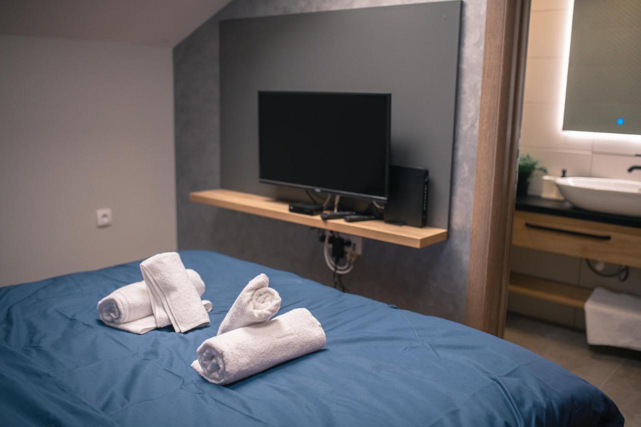 Manoir Apartments City Center Novi Sad Esterno foto