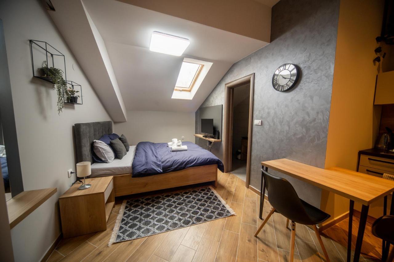 Manoir Apartments City Center Novi Sad Esterno foto