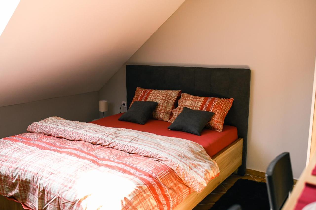Manoir Apartments City Center Novi Sad Esterno foto