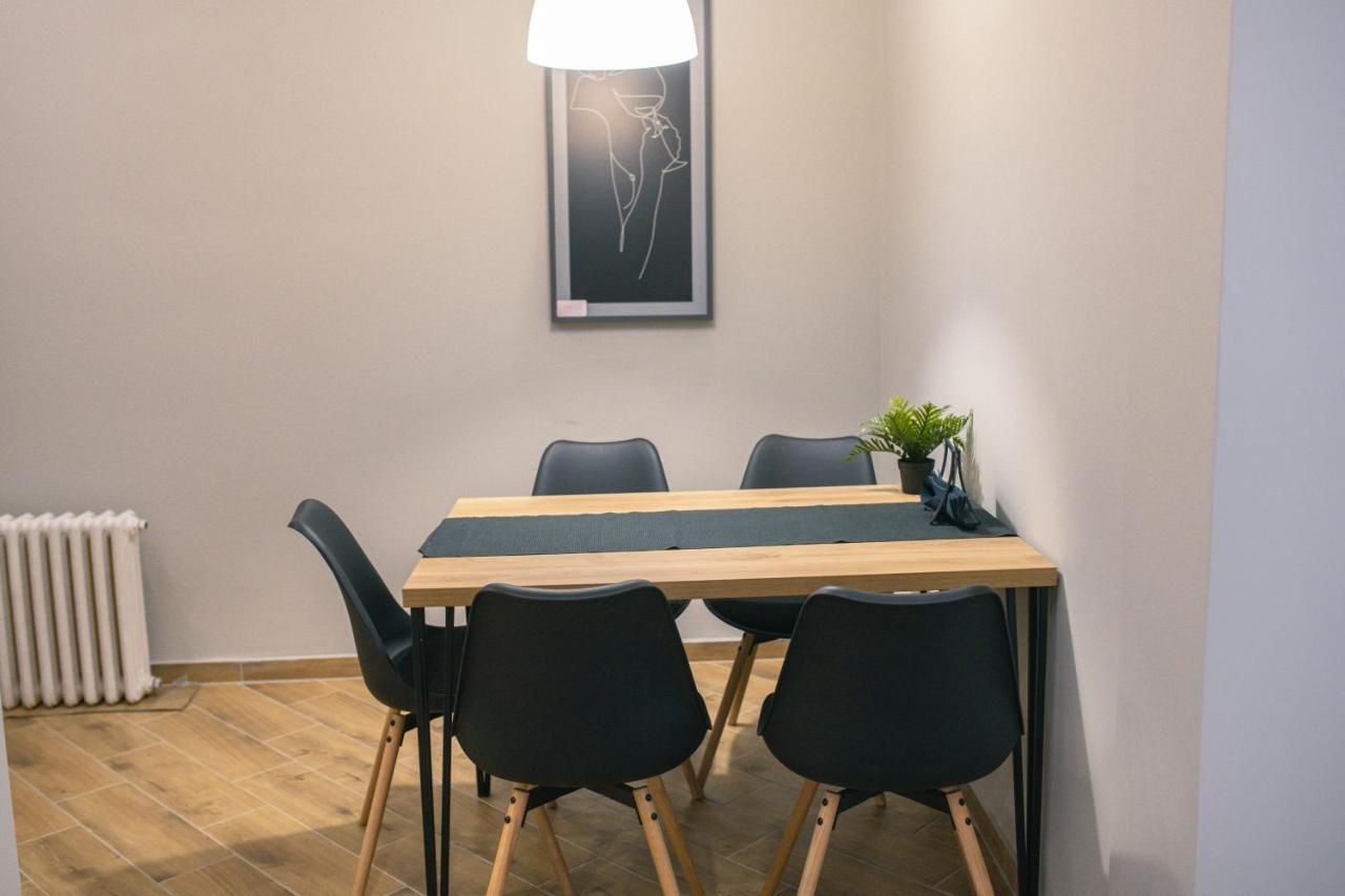 Manoir Apartments City Center Novi Sad Esterno foto