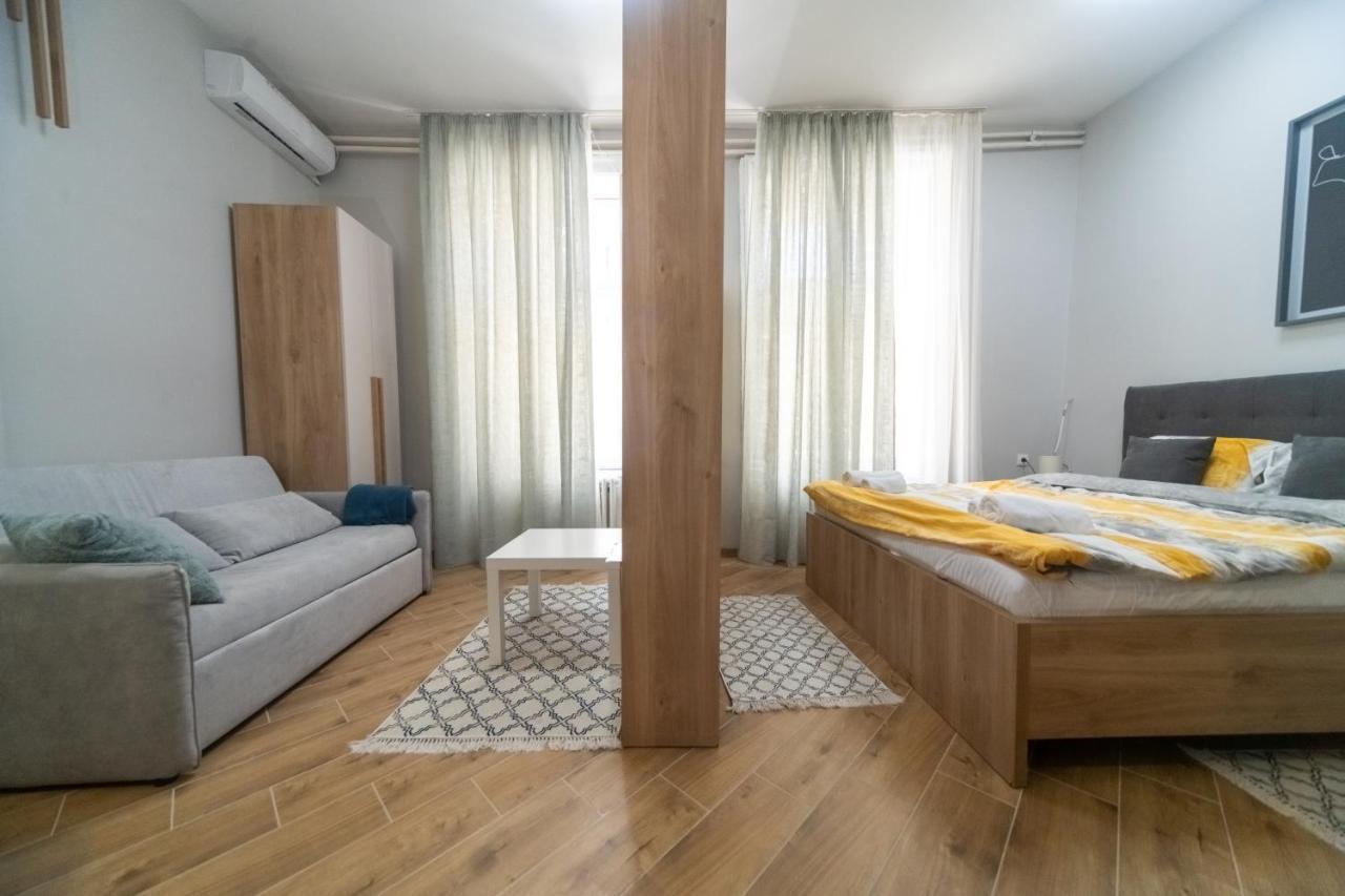 Manoir Apartments City Center Novi Sad Esterno foto