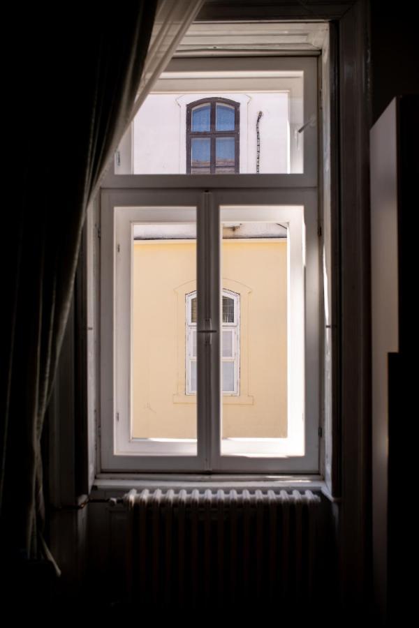 Manoir Apartments City Center Novi Sad Esterno foto