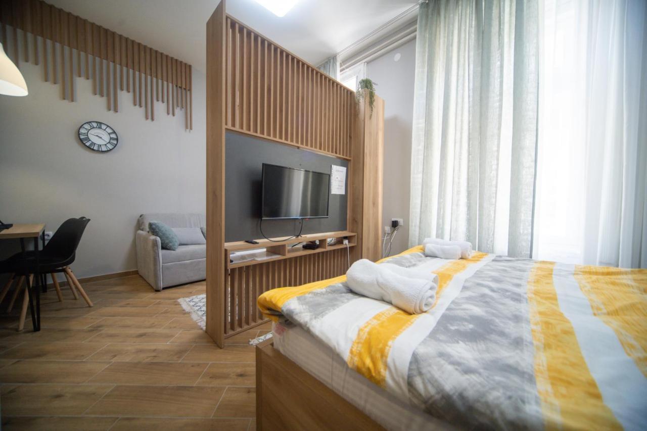 Manoir Apartments City Center Novi Sad Esterno foto